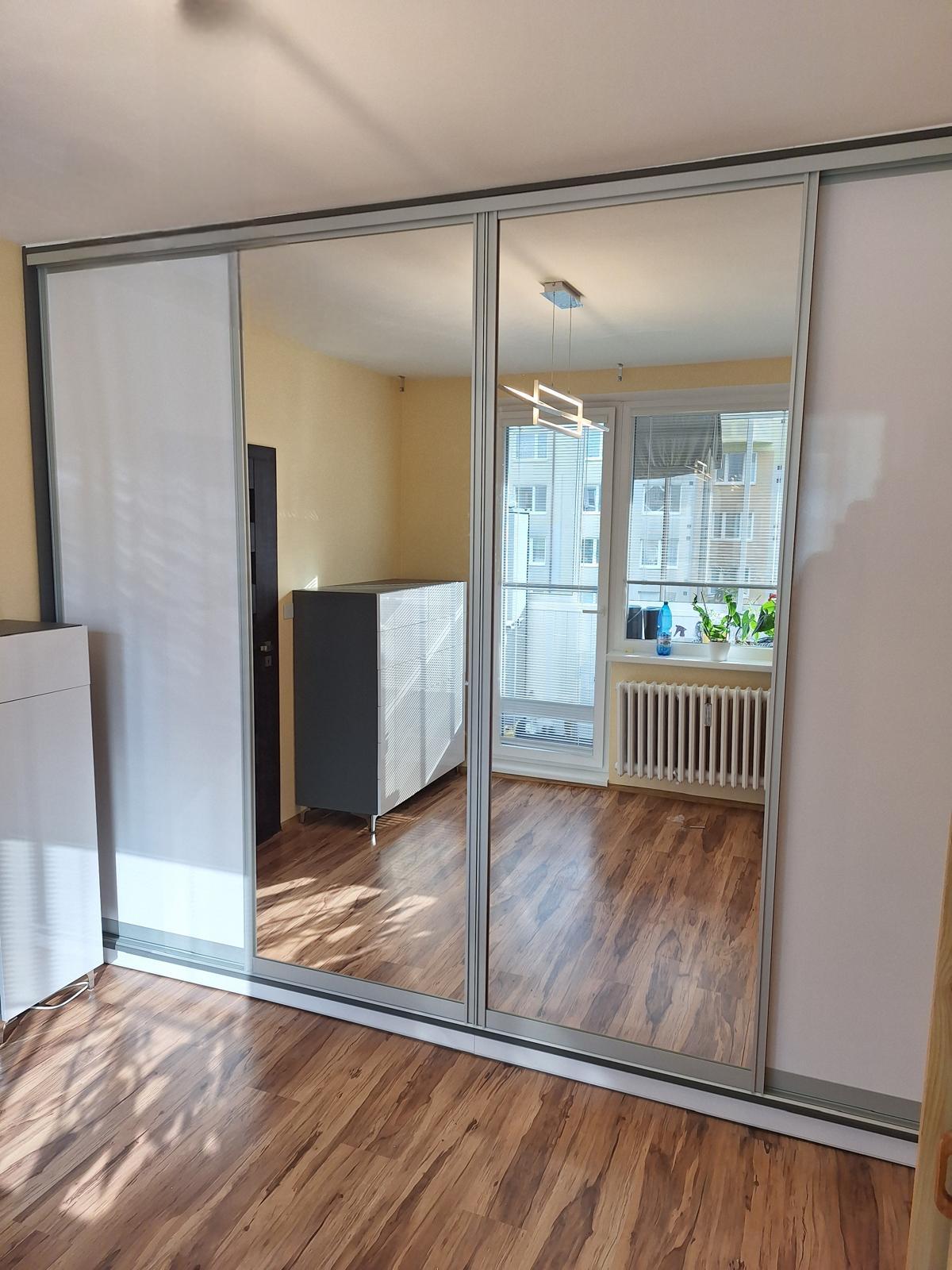 FALAT - vstavate skrine